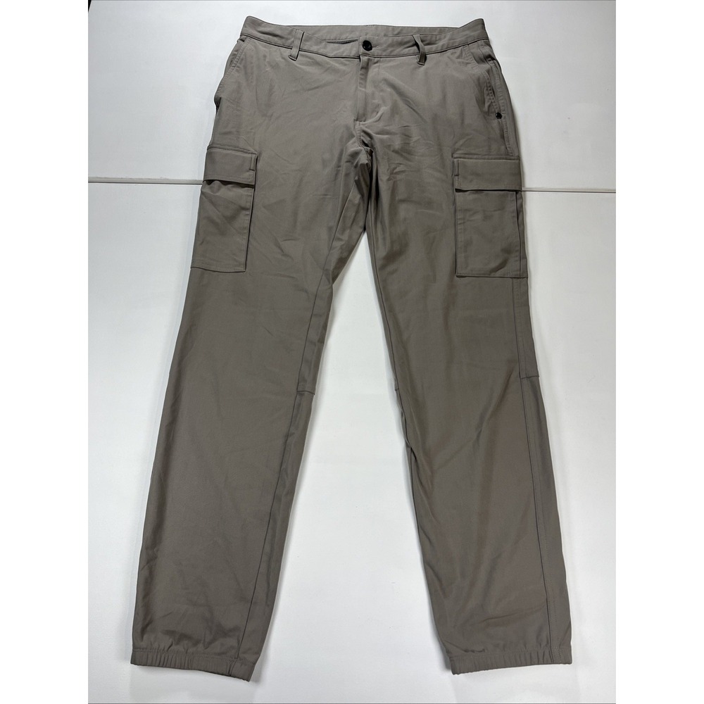Vuori Meta Cargo Pants Mens 33 Khaki Athletic Jogger V451 Stretch Performance